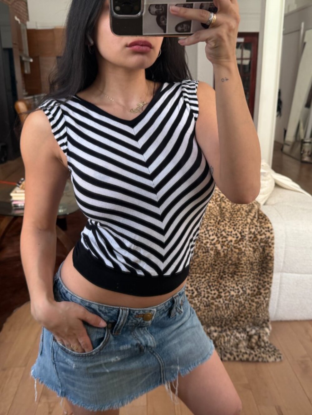Black White Chevron Top XS/S Y2K Fitted Minimalist